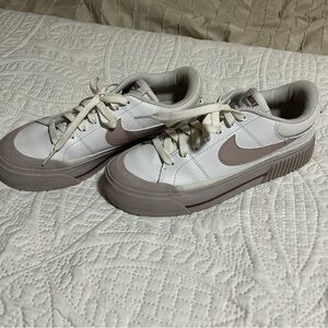 Nike White and purple Casual Sneakers